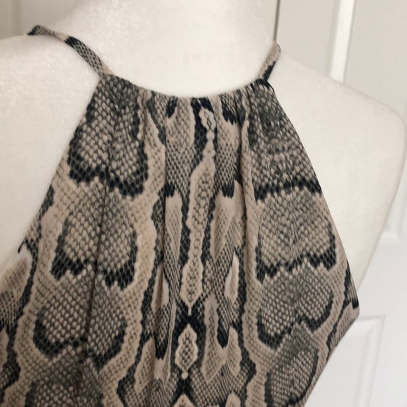 Express snakeskin pattern flowy dress - Picture 4 of 7